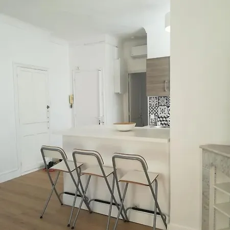 2p Ancien Particulier Apartment *