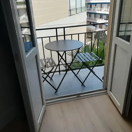 2p Ancien Particulier Apartment