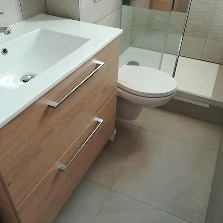 2p Ancien Particulier Apartment *